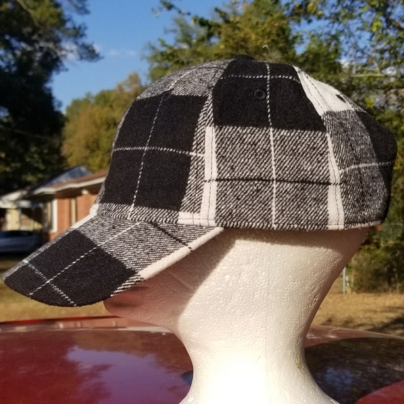 Plaid cap black and white - Picture 2 of 6